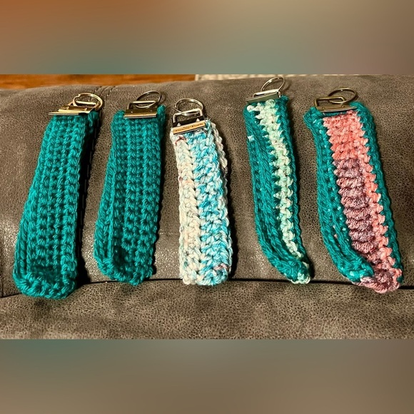 Knana Knots Accessories - Set of 5 Handcrafted Crochet Wristlet Key chain, Cardholder
